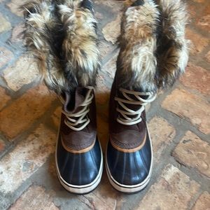 Sorel Women's Brown Joan Of Arctic Boot in Tobacco
1308891256 Size USA 9